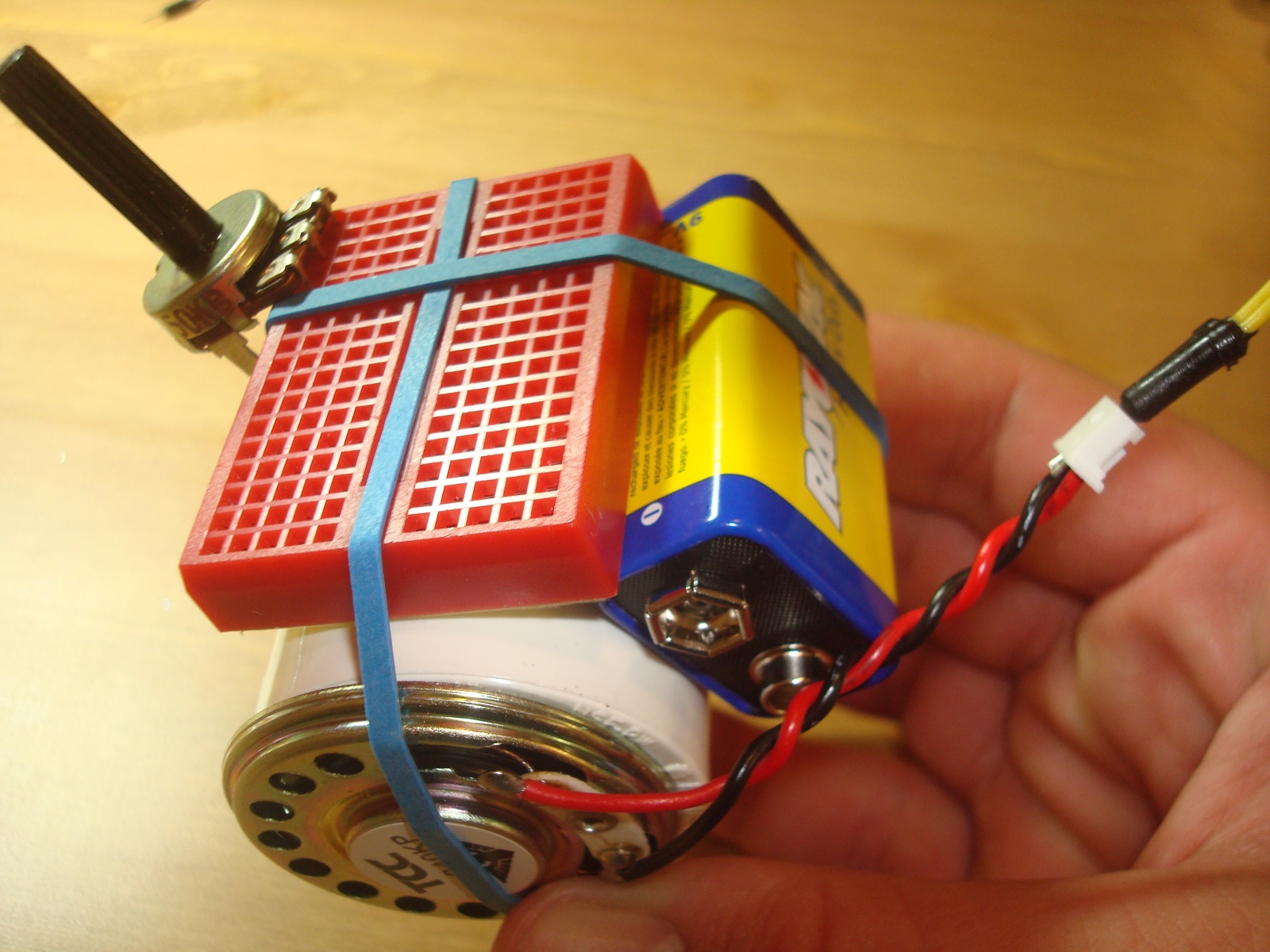 Directions to build the 555 tone generator MakeICT Wiki